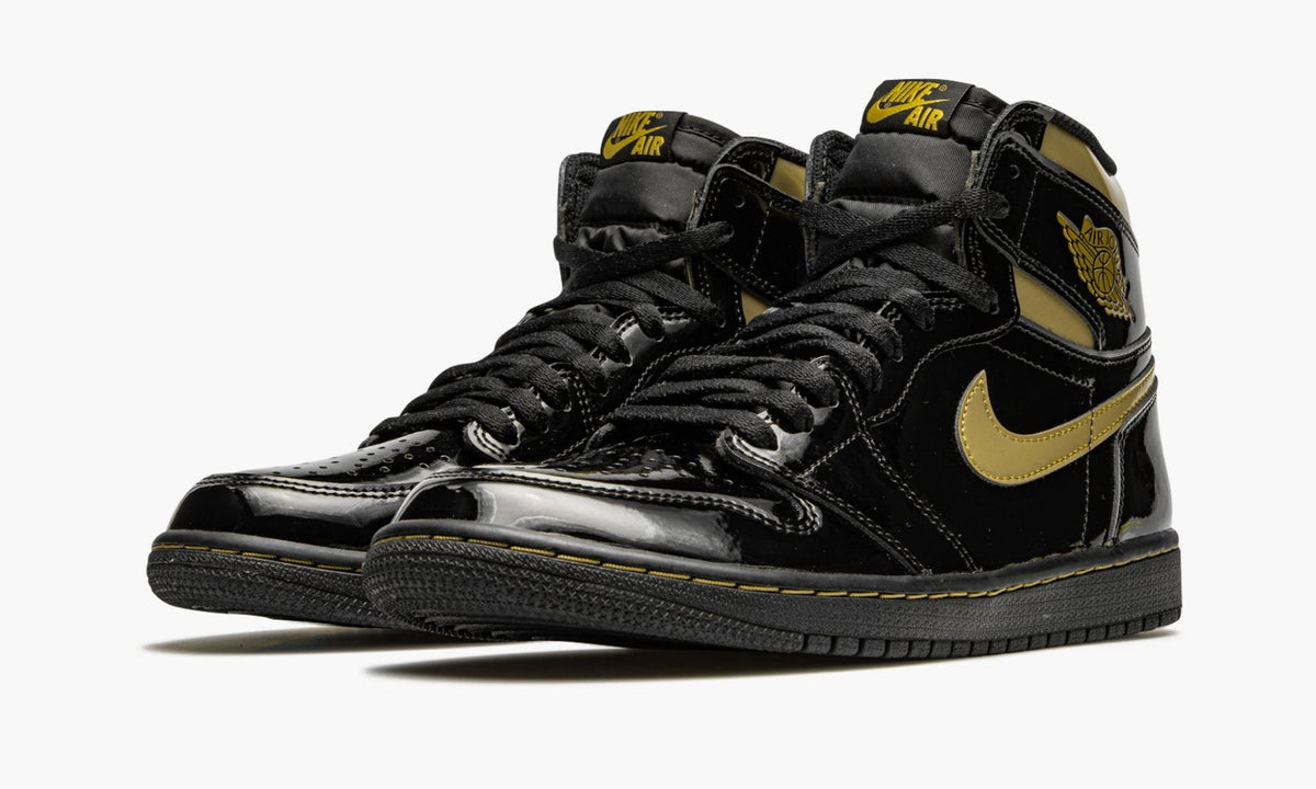 Air Jordan 1 Retro High OG “Black Metallic Gold” — view 3