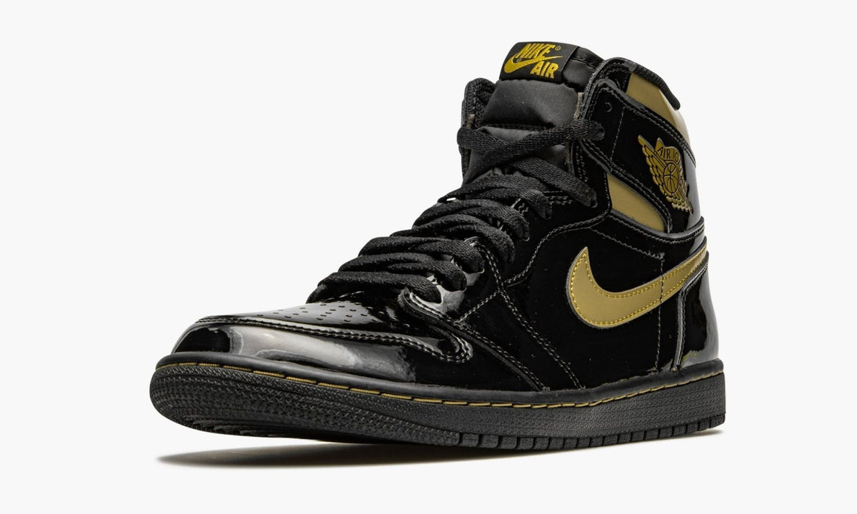 Air Jordan 1 Retro High OG “Black Metallic Gold” — view 5
