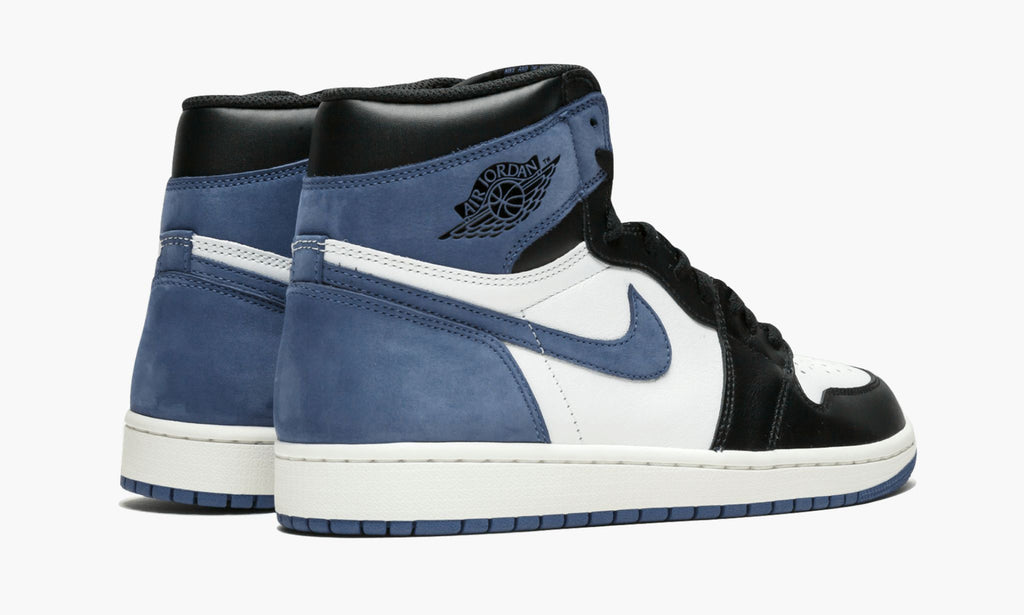 Air Jordan 1 Retro High OG “Blue Moon” — view 4