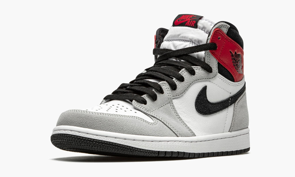 Air Jordan 1 Retro High OG “Light Smoke Grey” — view 5