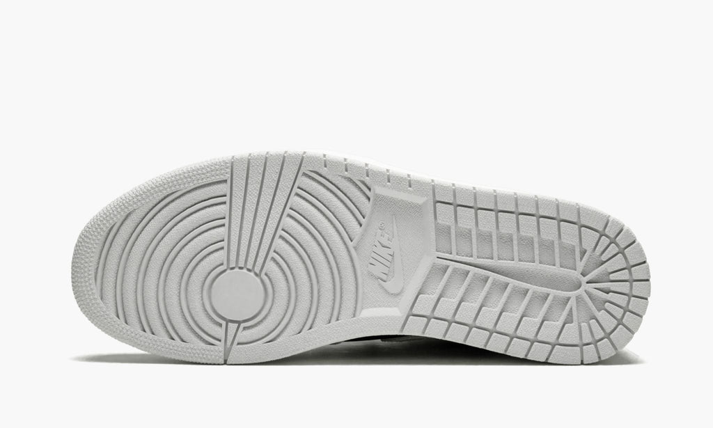 Air Jordan 1 Retro High OG “Neutral Grey/Hyper Crimson” — view 6