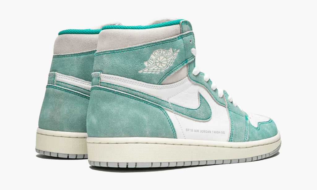 Air Jordan 1 Retro High OG “Turbo Green” — view 4