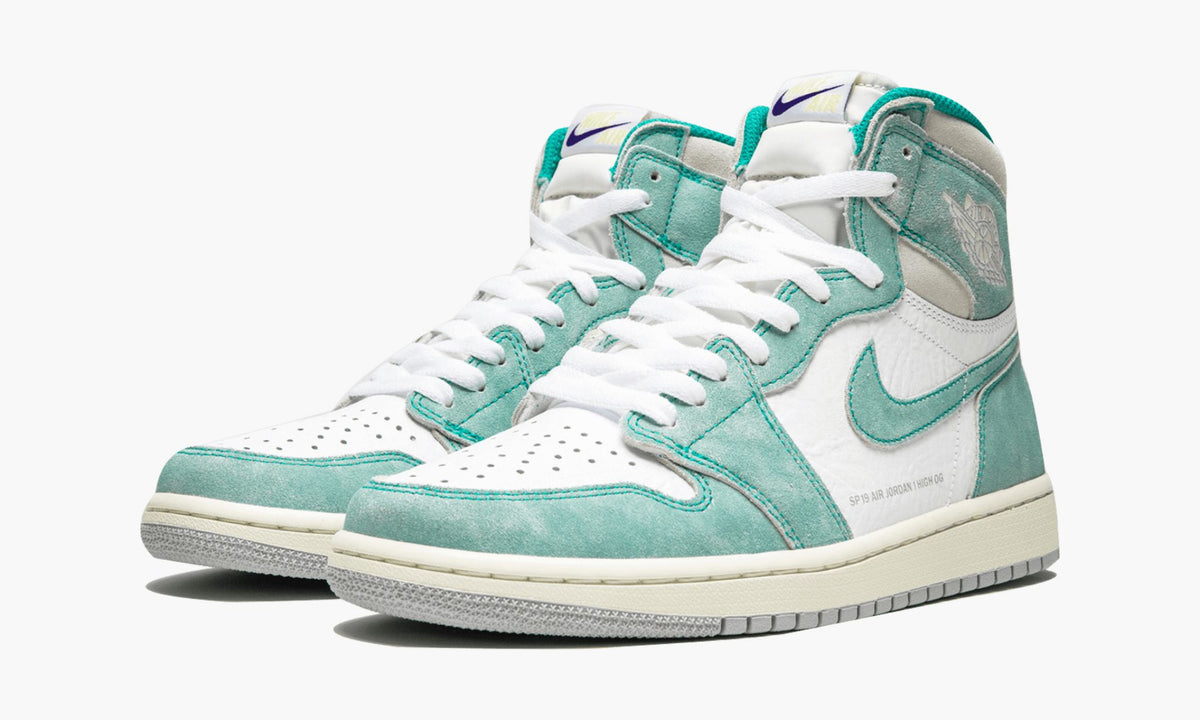 Air Jordan 1 Retro High OG “Turbo Green” — view 3