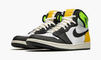 Air Jordan 1 Retro High OG “Volt Gold” — view 3