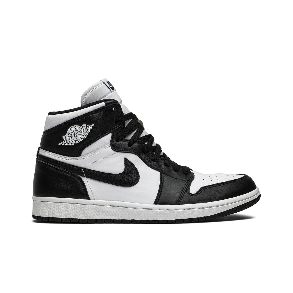 Air Jordan 1 Retro High OG Black/White 555088-010 — view 1