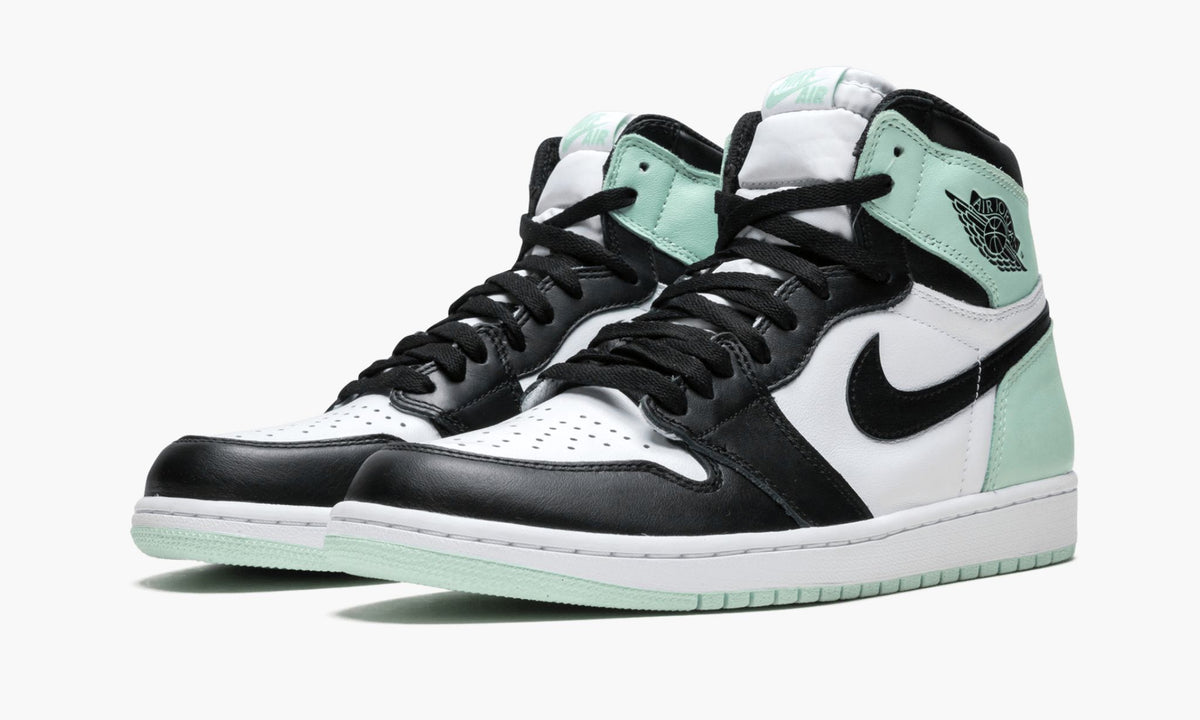 Air Jordan 1 Retro High OG NRG “Igloo” — view 3