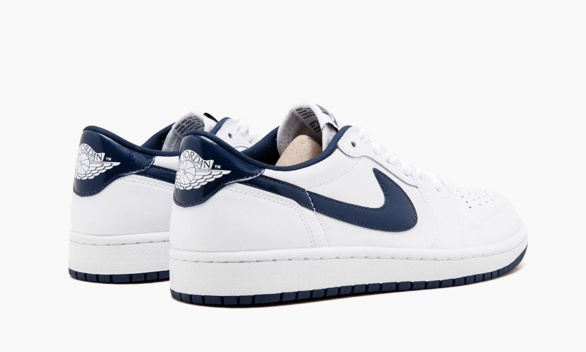Air Jordan 1 Retro Low OG — view 4