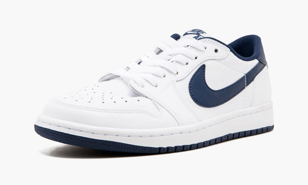Air Jordan 1 Retro Low OG — view 5