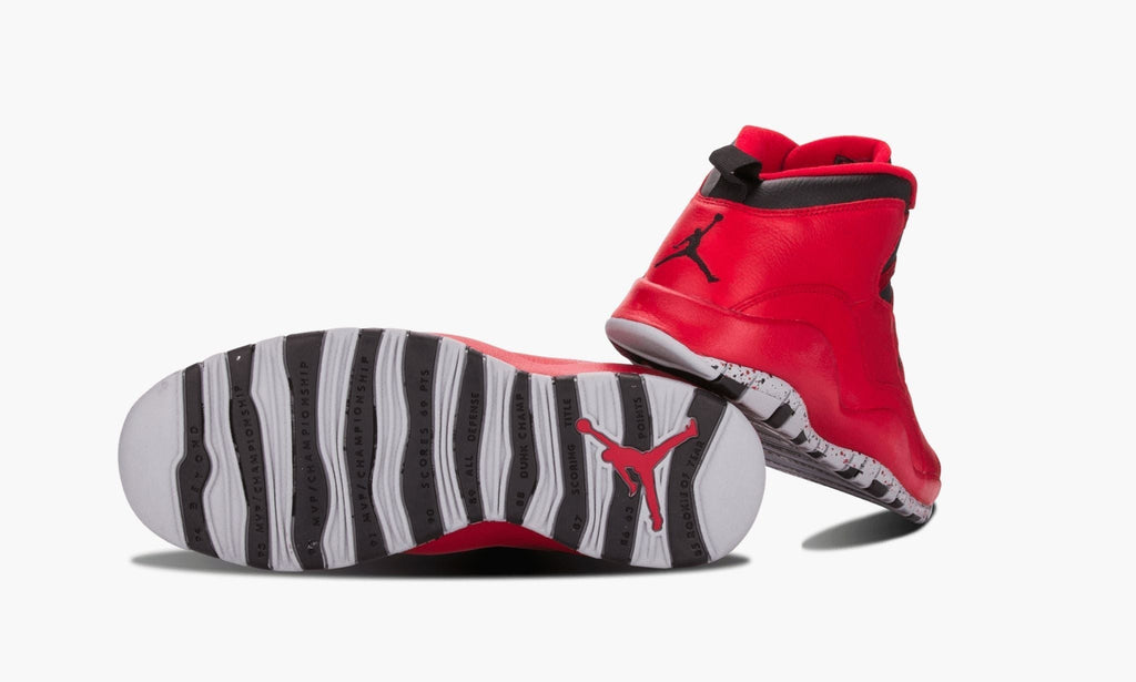 Air Jordan 10 Retro 30th “Bulls Over Broadway” — view 4