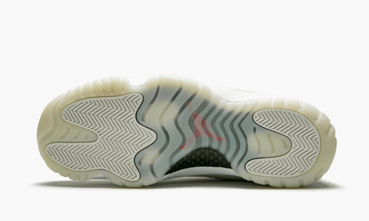 Air Jordan 11 Retro “Platinum Tint” — view 6