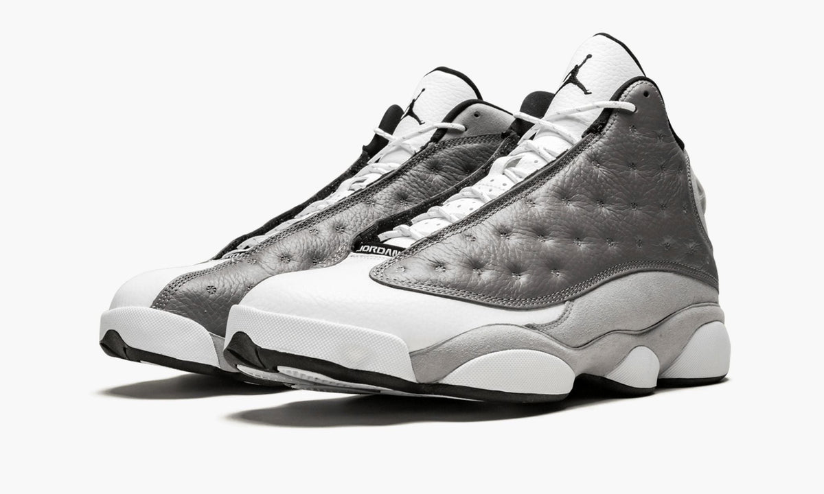 Air Jordan 13 “Atmosphere Grey” — view 3