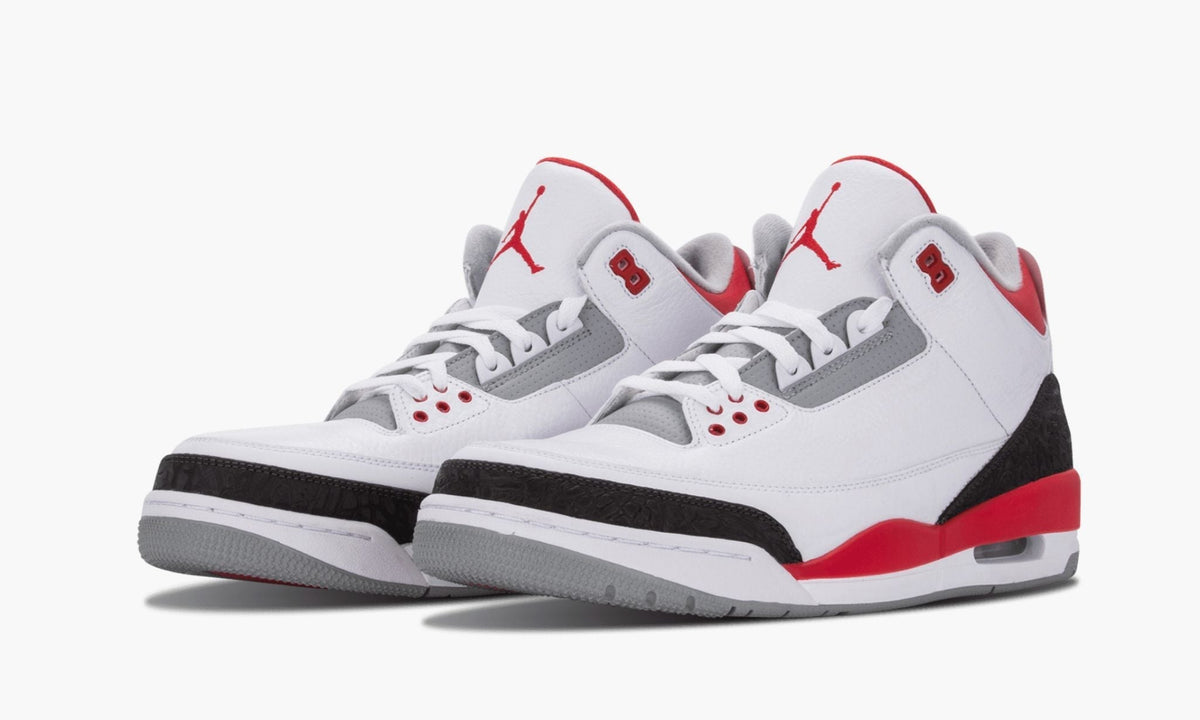 Air Jordan 3 Retro “Fire Red” — view 3