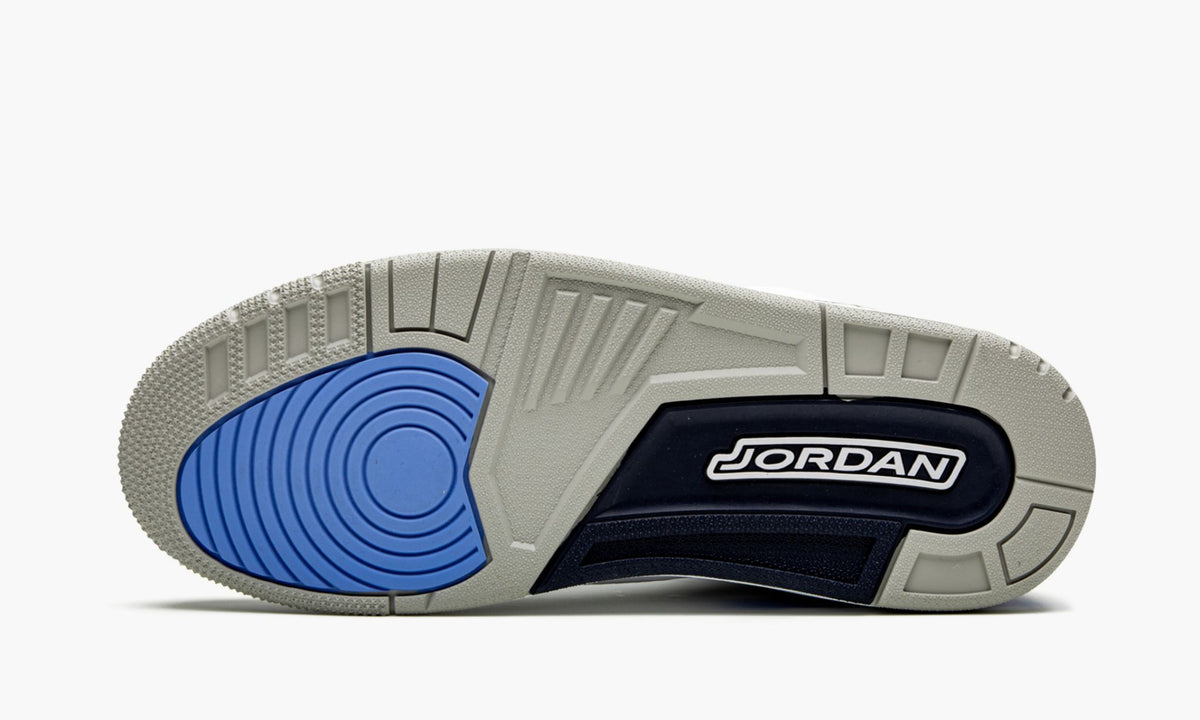Air Jordan 3 Retro “UNC” — view 6