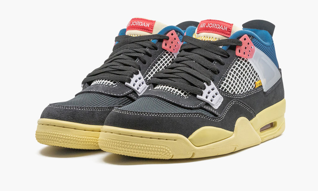 Air Jordan 4 Retro SP “Union – Off Noir” — view 3
