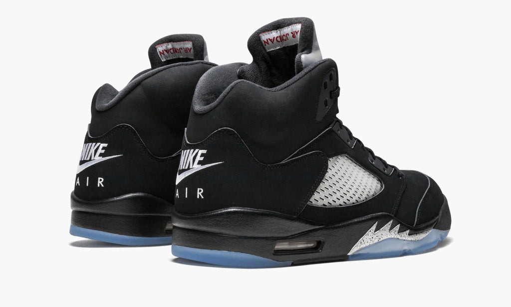 Air Jordan 5 Retro OG “Black / Metallic” — view 4