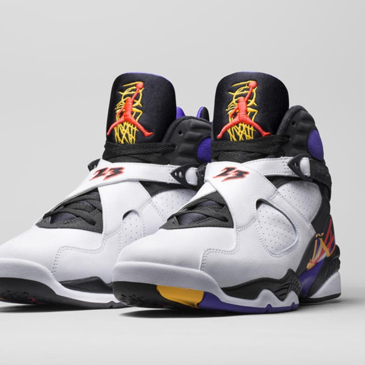 Air Jordan 8 Retro Three Peat — view 3
