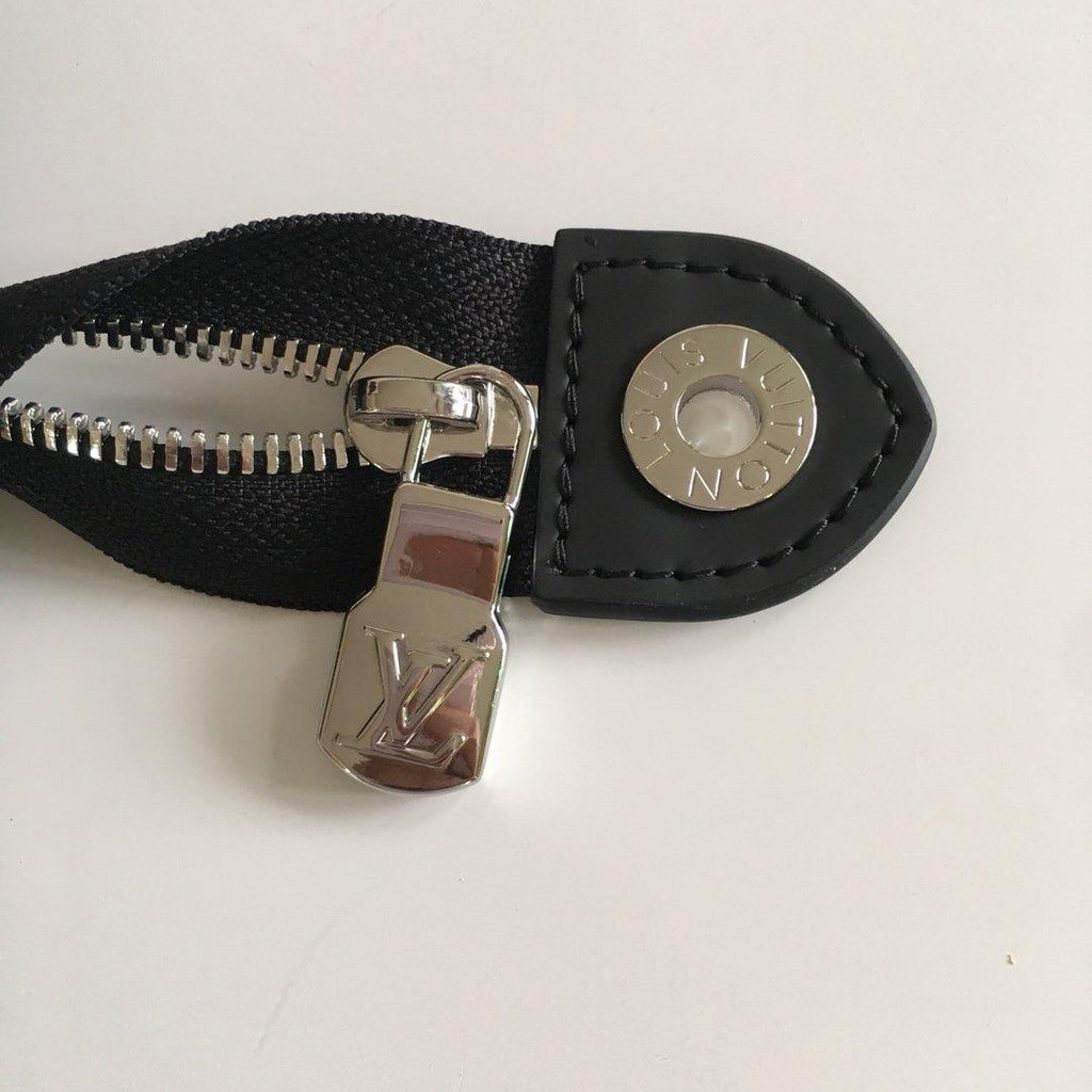 Louis Vuitton Toiletry Pouch — view 9