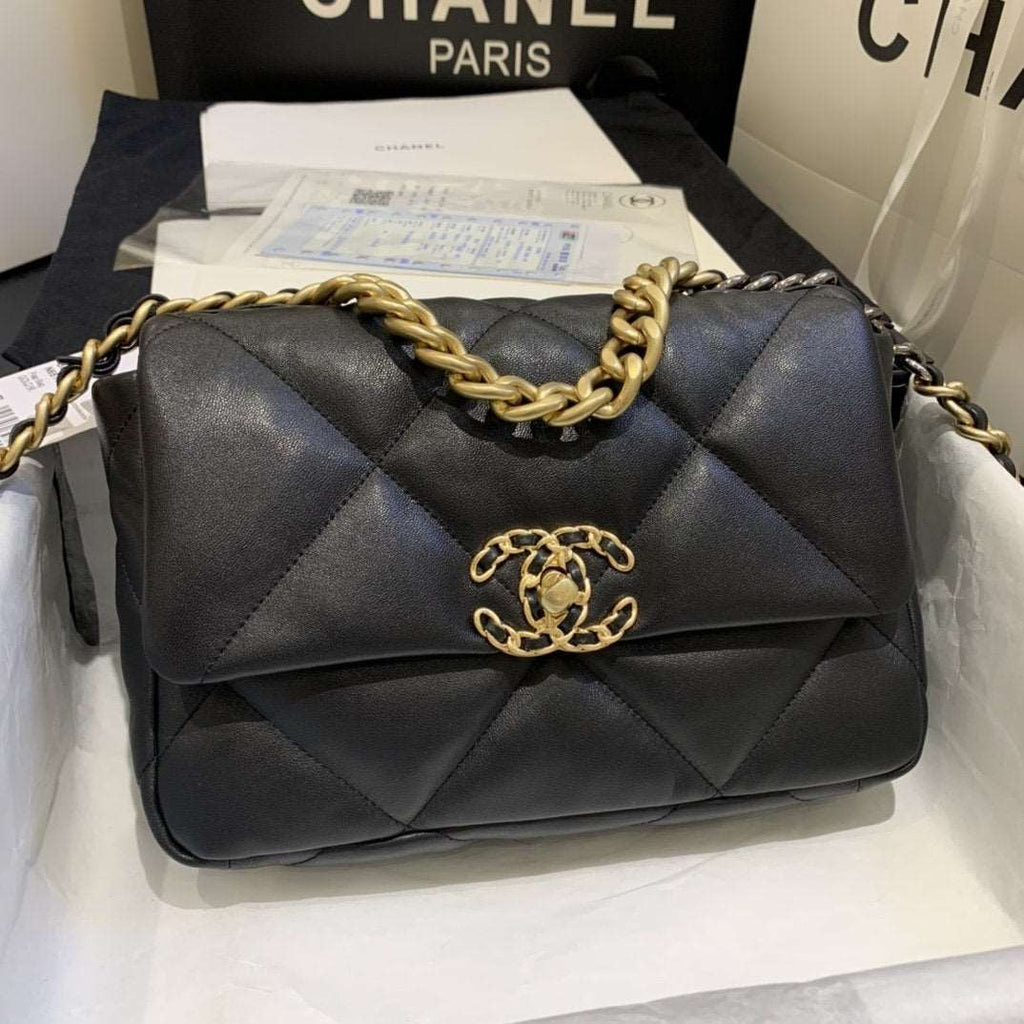 Chanel 19 Small Flap Bag Black — view 1
