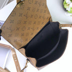 Louis Vuitton Pochette Métis — view 5