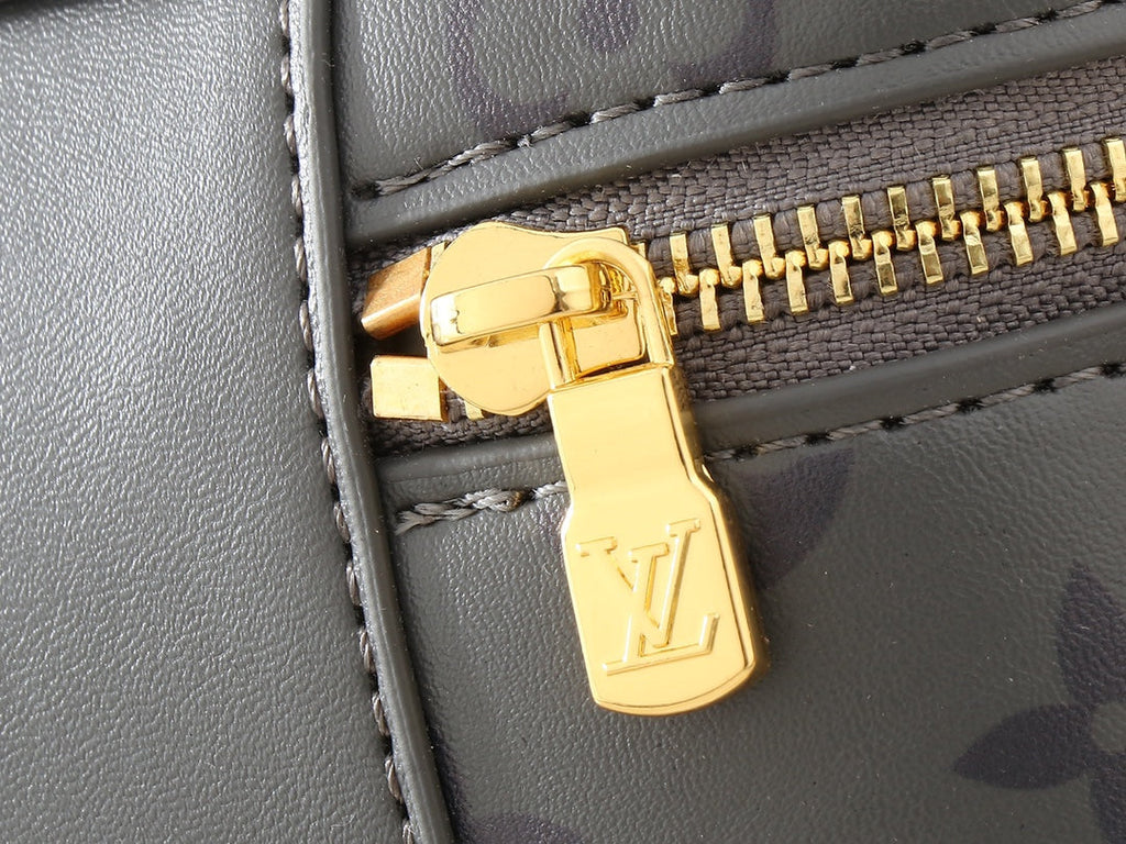 Louis Vuitton LV Vanity Chain Pouch Shoulder Bag - Gray — view 7