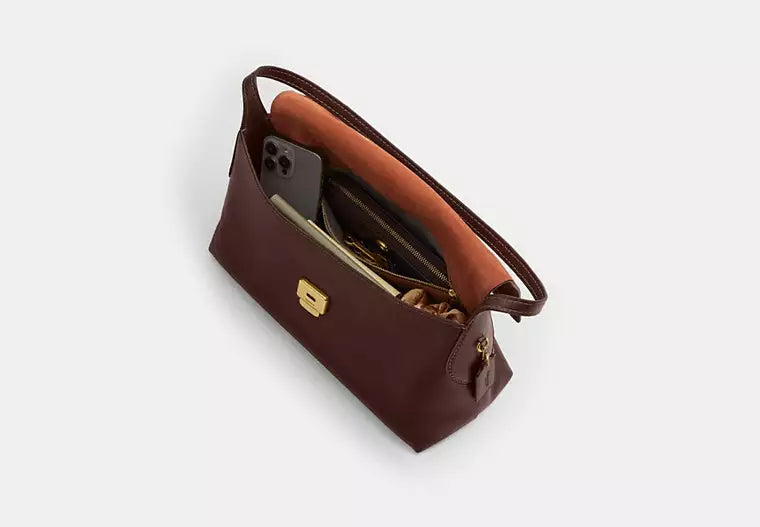 Coach Chelsea Shoulder Bag 36 — view 6