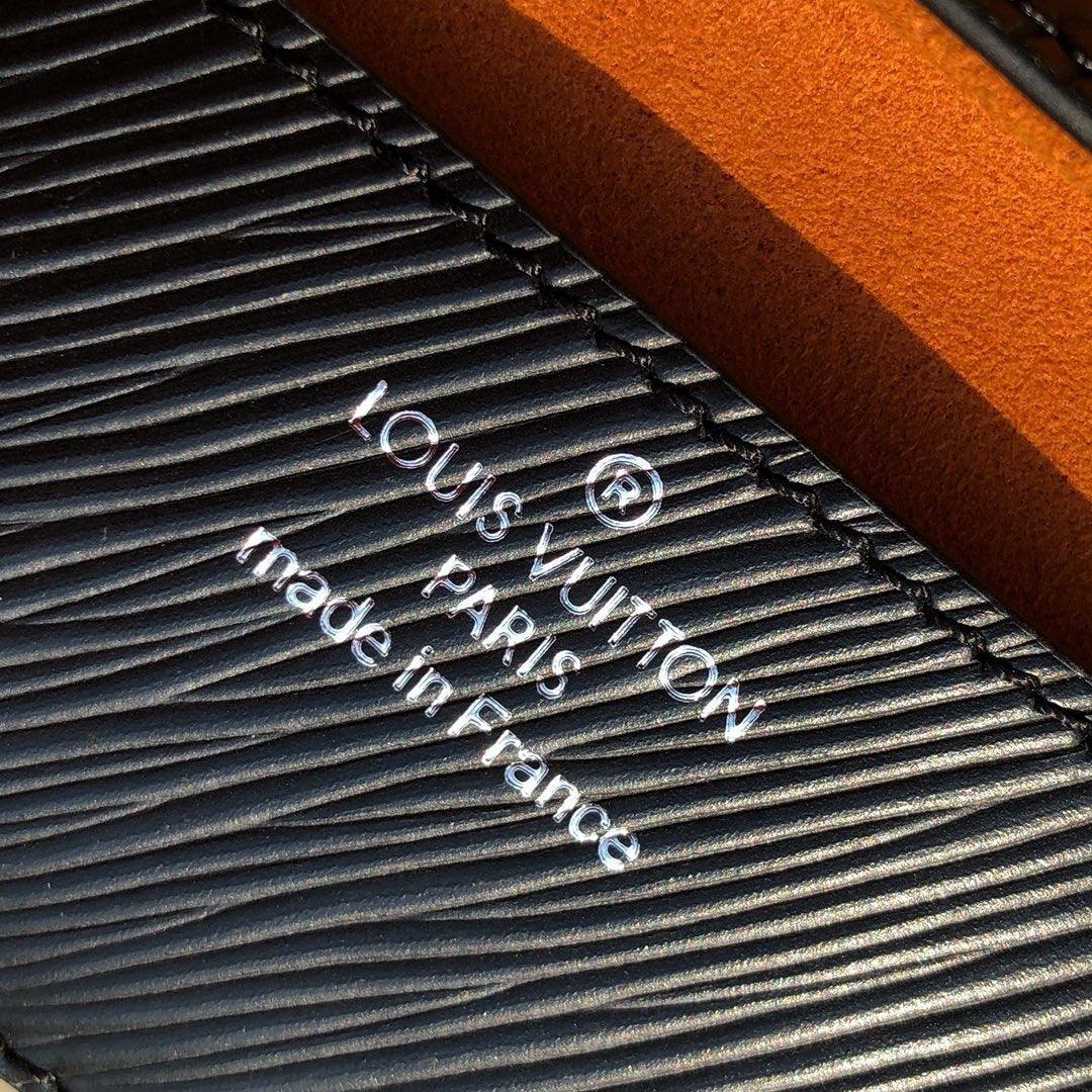 Louis Vuitton Twist MM Shoulder Bag — view 8