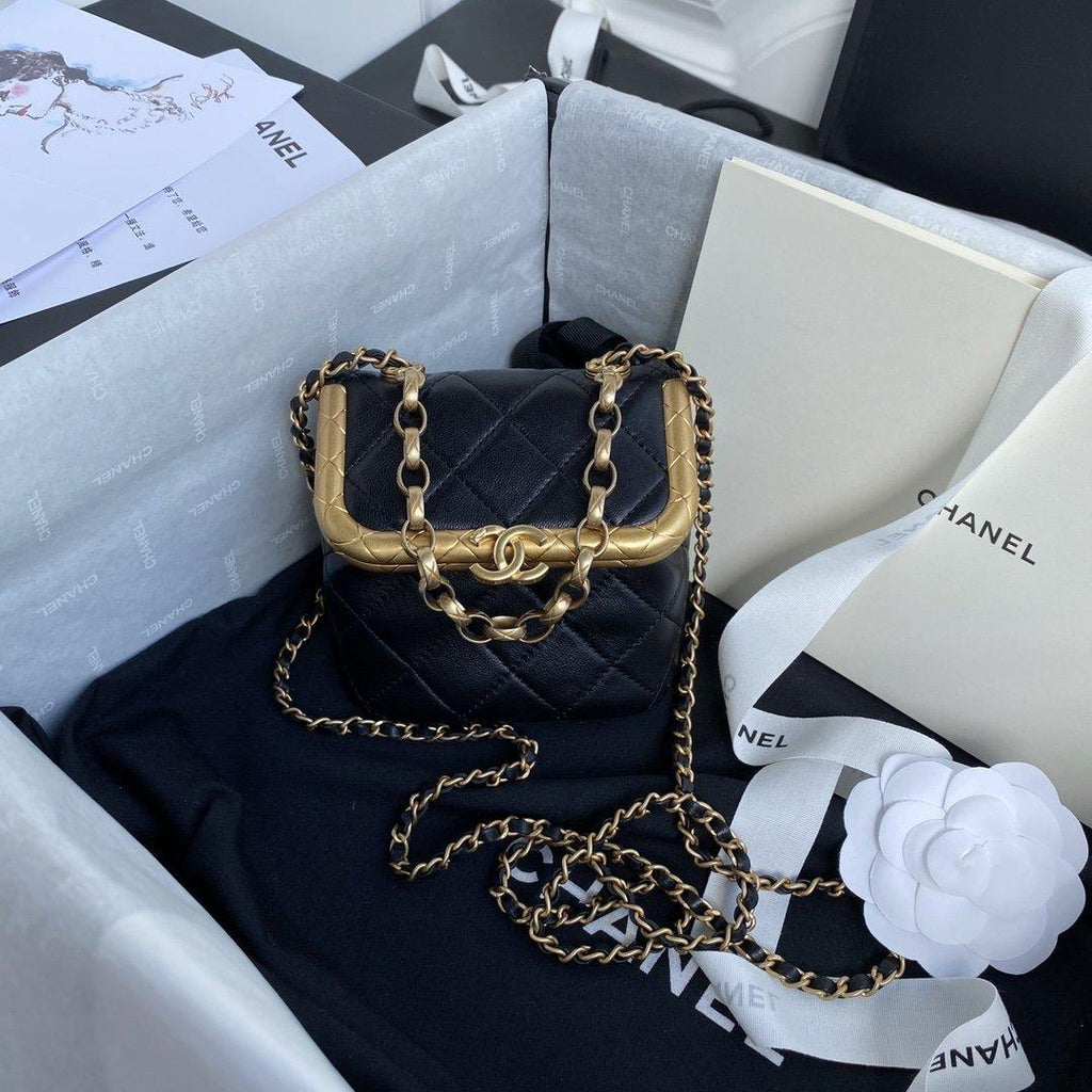 Chanel Small Kiss-Lock Bag - Black — view 1