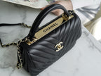 Chanel Trendy CC25 Pre-Owned Medium Chevron Trendy Handbag 25cm - Black — view 6