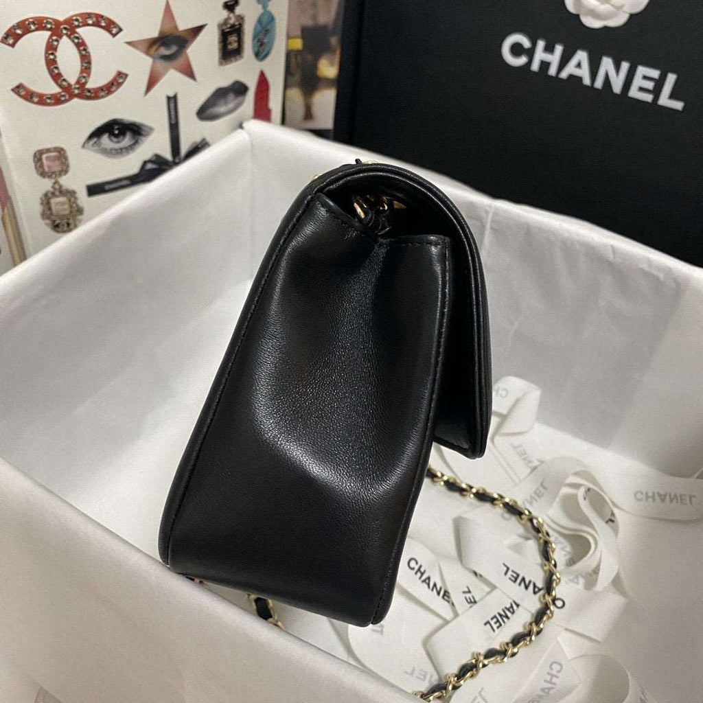 Chanel Flap Bag — view 6