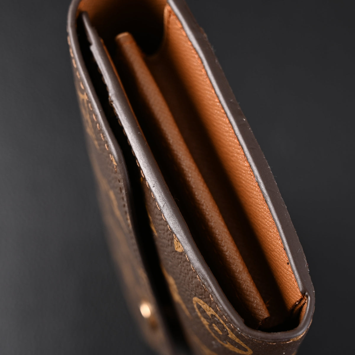 Louis Vuitton Sarah Wallet – Monogram Canvas Long Flap Wallet (M60531) - Classic Monogram Brown — view 3