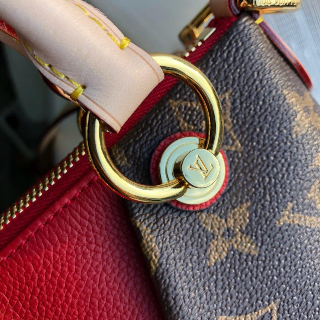 Louis Vuitton V Tote MM — view 8
