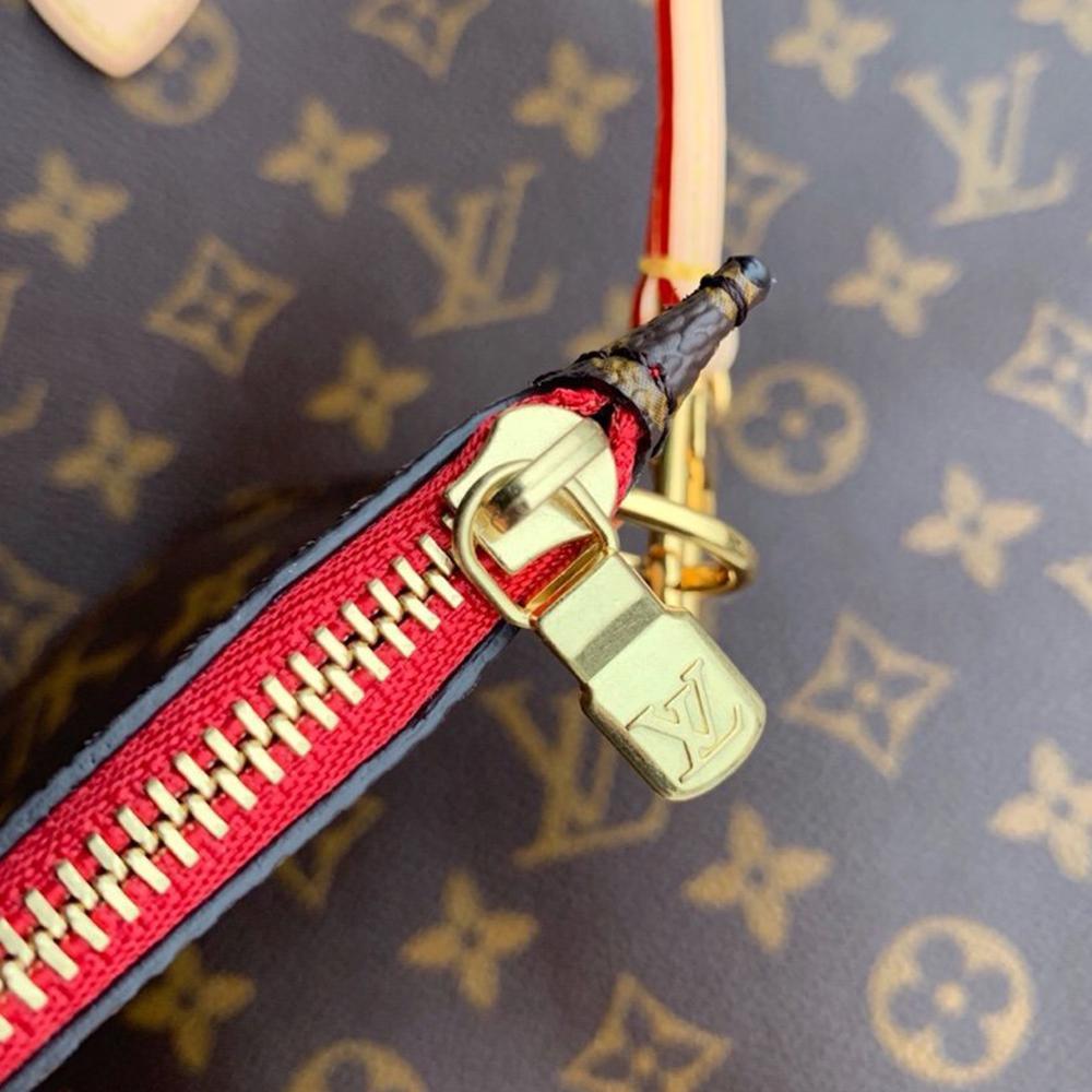 Louis Vuitton Neverfull MM Monogram Canvas Tote Bag — view 3