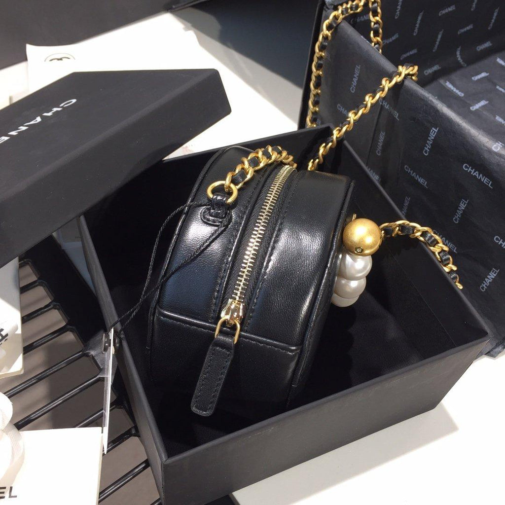 Chanel Pearl Round Clutch with Chain - Black — view 3
