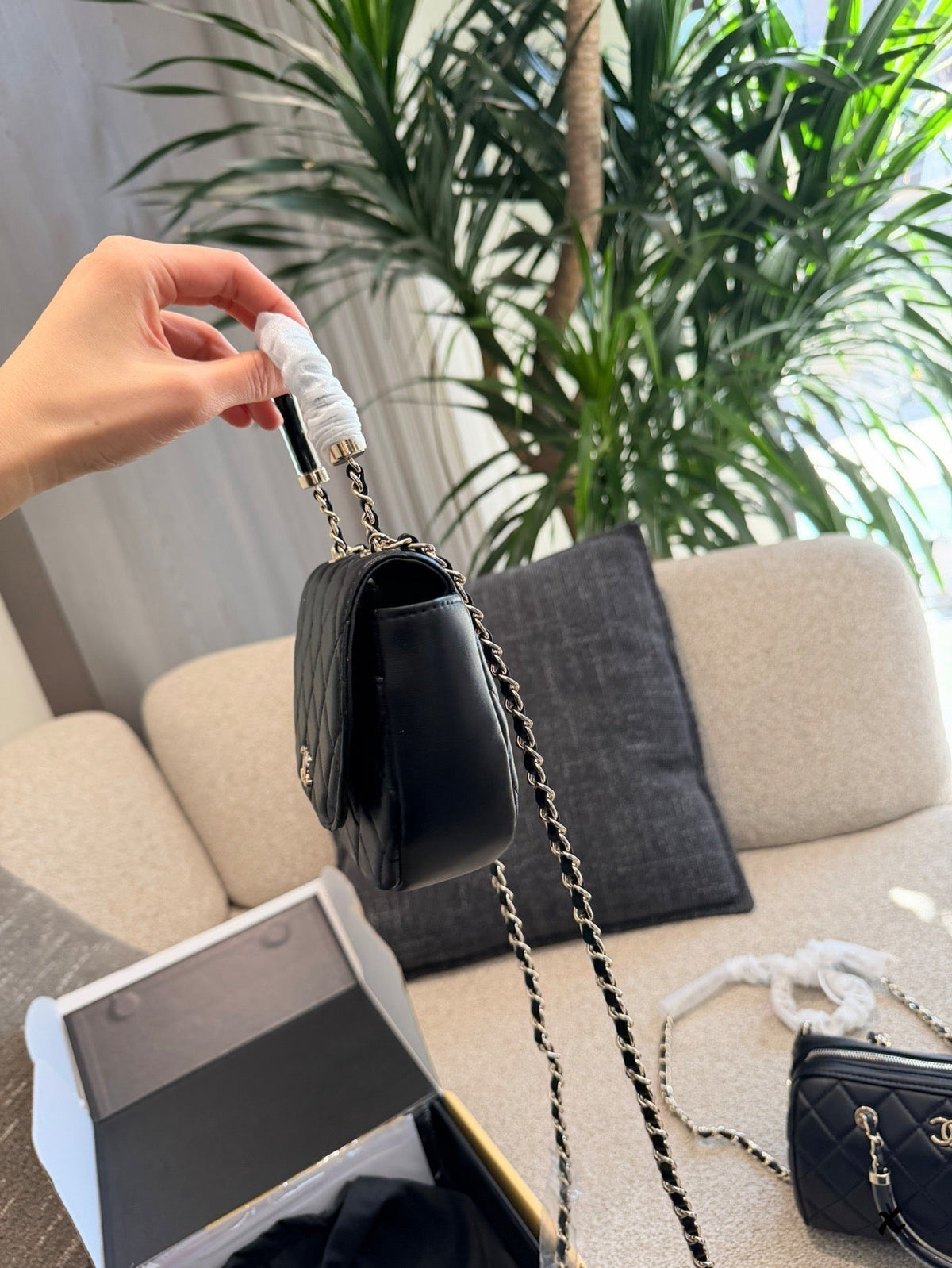 Serenityll 2001119 Chanel Bag — view 2