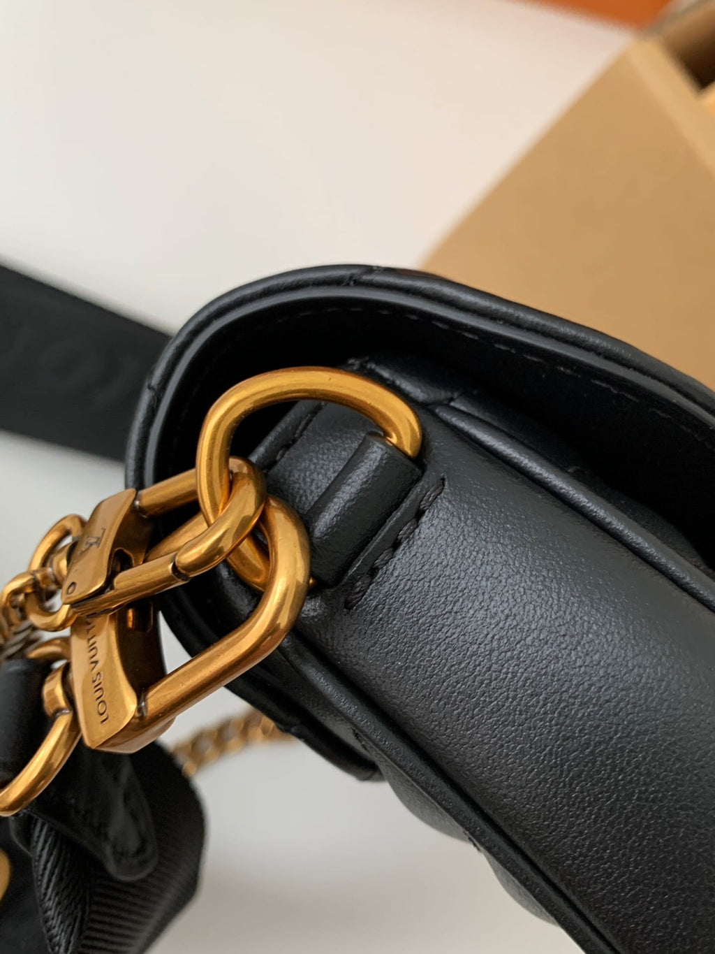 Louis Vuitton New Wave Multi-Pochette Handbag - Black — view 6