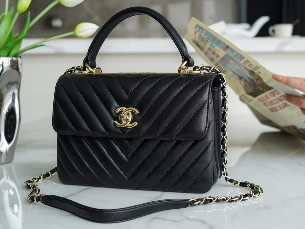 Chanel Trendy CC25 Pre-Owned Medium Chevron Trendy Handbag 25cm - Black — view 2