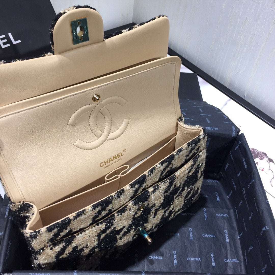 Chanel 19 Tweed Flap Bag Black and Beige — view 8