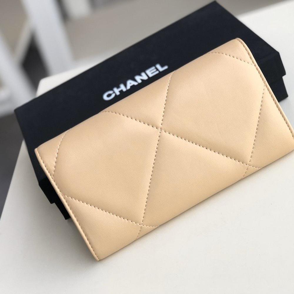 Chanel 19 Quilted Flap Wallet Long Goatskin — view 4