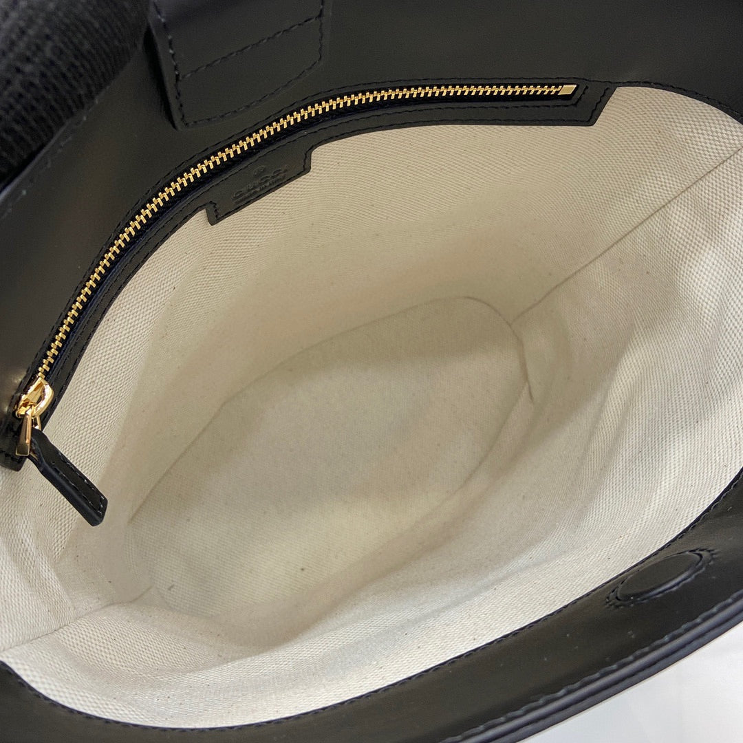 Gucci Small Horsebit Embellished Leather Bucket Bag - Black — view 7