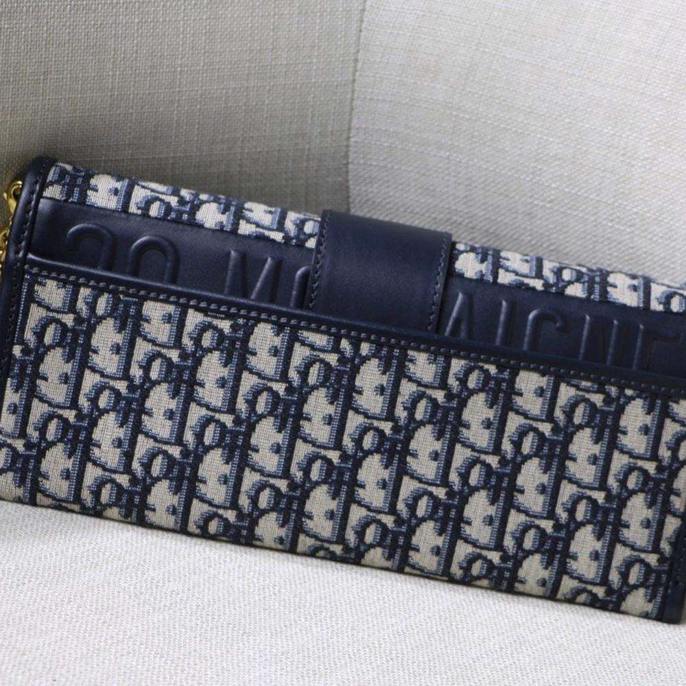 Dior 30 Montaigne Pouch — view 9