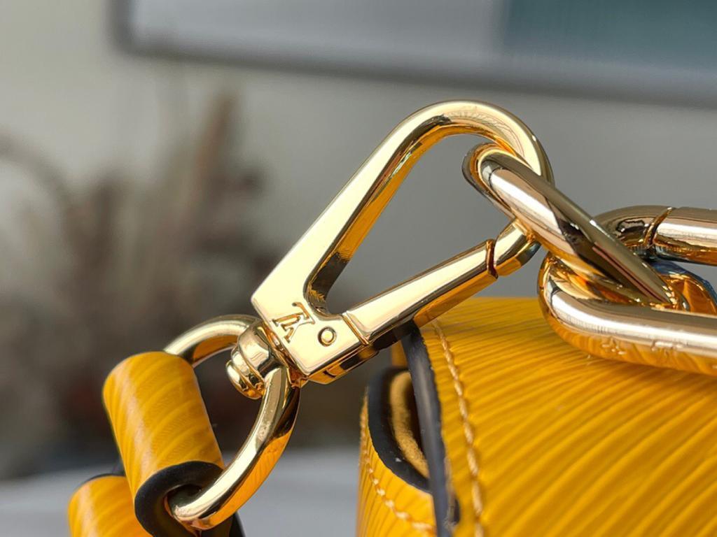 Louis Vuitton Twist MM Shoulder Bag — view 6