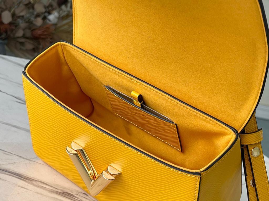 Louis Vuitton Twist MM Shoulder Bag — view 5