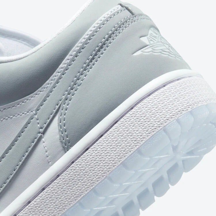 Jordan 1 Low Wolf Grey — view 2