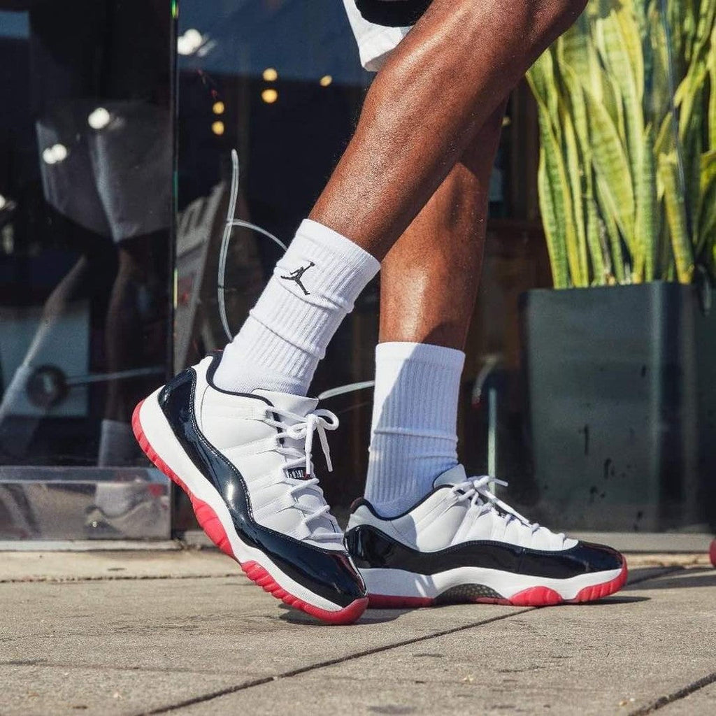 Jordan 11 Retro Low Concord Bred — view 1