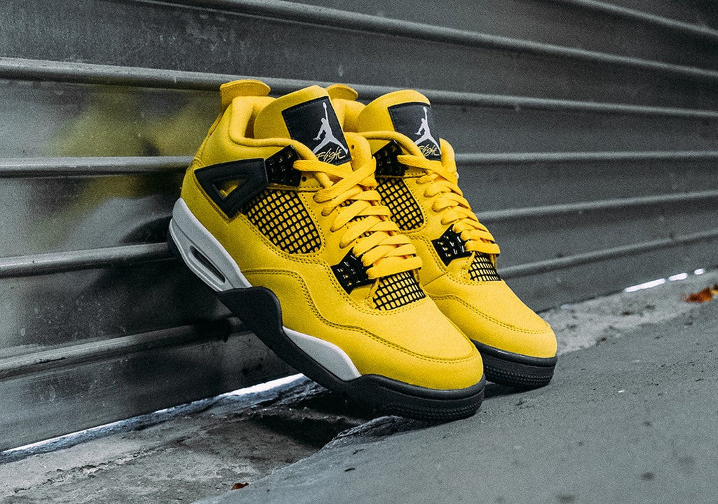Jordan 4 Retro Lightning (2021) — view 3