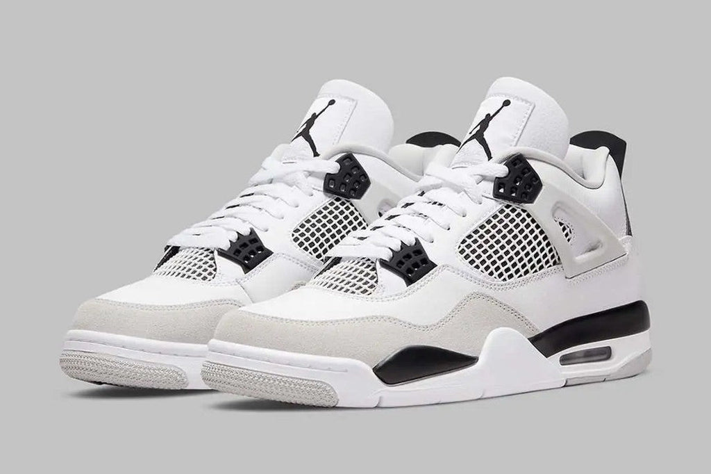 Jordan 4 Retro Military Black — view 1