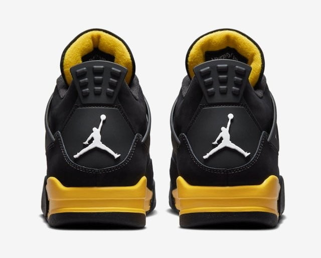 Jordan 4 Retro Thunder (2023) — view 4