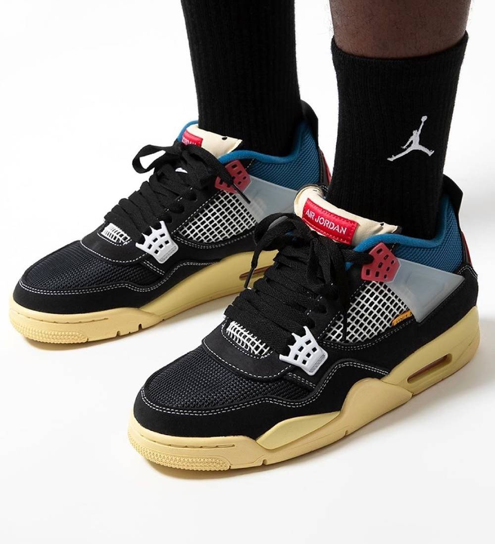 Jordan 4 Retro Union Off Noir — view 2