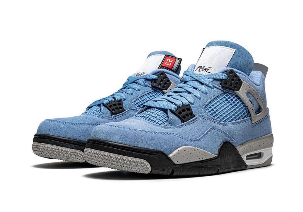 Jordan 4 Retro University Blue 2021 — view 1