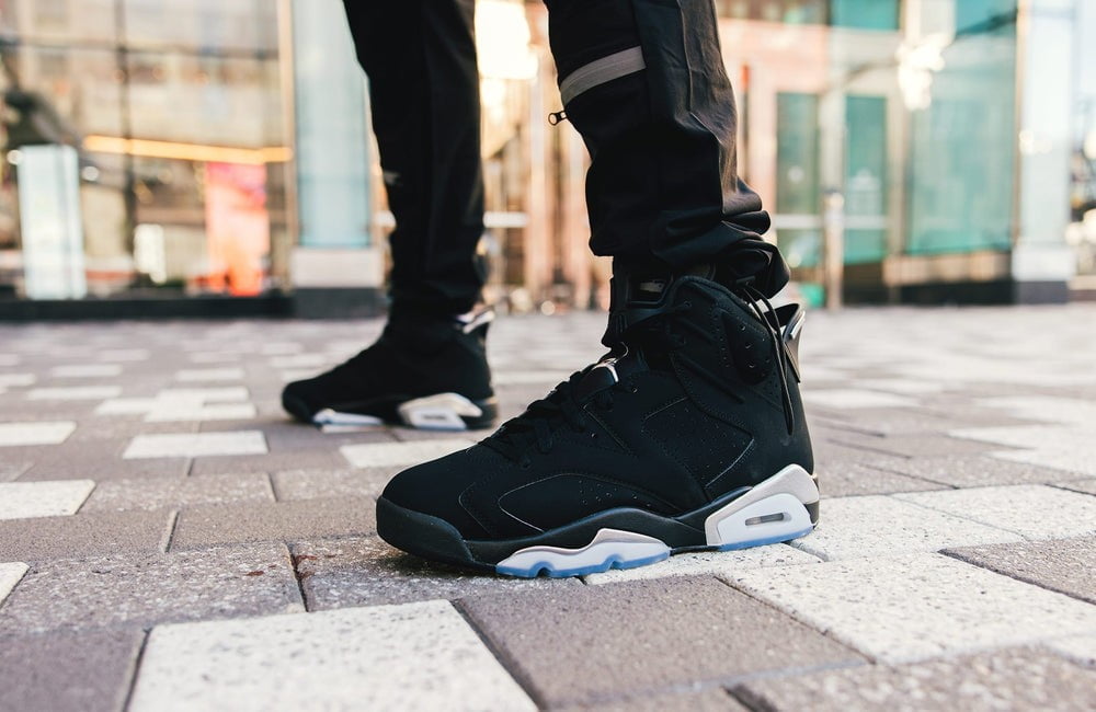 Jordan 6 Retro Chrome Metallic Silver — view 2